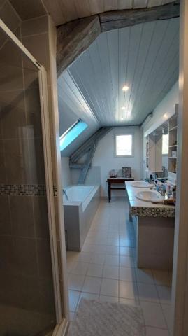 LONGERE -Parassy 8 pièce(s) 214 m2