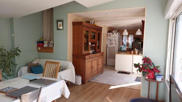 LONGERE -Parassy 8 pièce(s) 214 m2