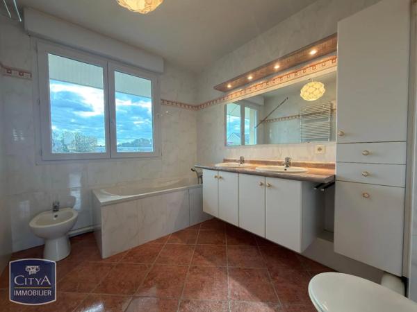 Appartement à louer 4 pièces 115.4m² Brive-la-Gaillarde (19100)