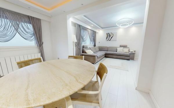 Appartement à vendre    4 pièces • 76 m2 Hoenheim