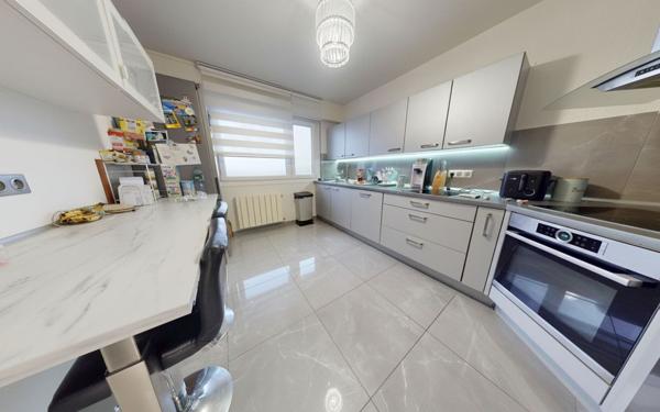 Appartement à vendre    4 pièces • 76 m2 Hoenheim