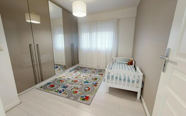 Appartement à vendre    4 pièces • 76 m2 Hoenheim