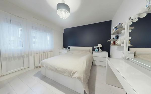 Appartement à vendre    4 pièces • 76 m2 Hoenheim