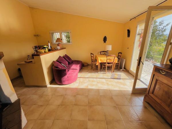 Apt (84400) Petite villa + cabanon ancien avec vue dominante 180° et exposition plein Sud !