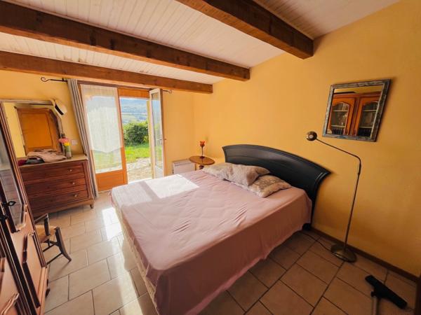 Apt (84400) Petite villa + cabanon ancien avec vue dominante 180° et exposition plein Sud !