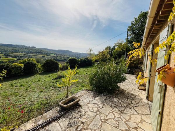 Apt (84400) Petite villa + cabanon ancien avec vue dominante 180° et exposition plein Sud !