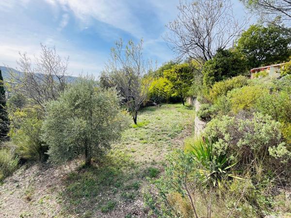 Apt (84400) Petite villa + cabanon ancien avec vue dominante 180° et exposition plein Sud !