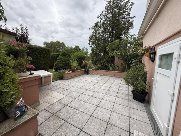 EXCLUSIVITÉ // MOULINS- LES- METZ // APPARTEMENT // 110 M2 // 2 CHAMBRES // JARDIN // GARAGE