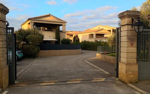 Appartement à vendre    2 pièces • 50,80 m2 Uzès