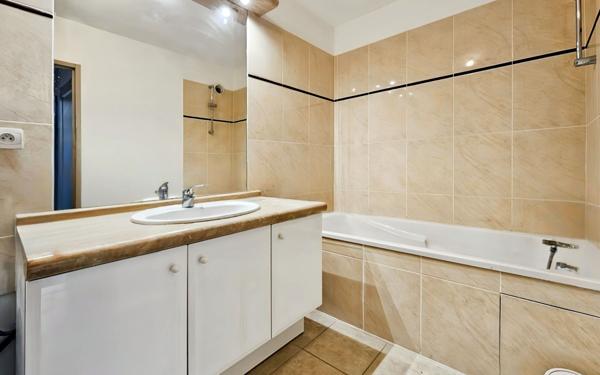 Appartement à vendre    2 pièces • 50,80 m2 Uzès