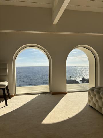 Saint-Raphaël (83530) Castle of O, pieds dans l'eau, baie de Cannes