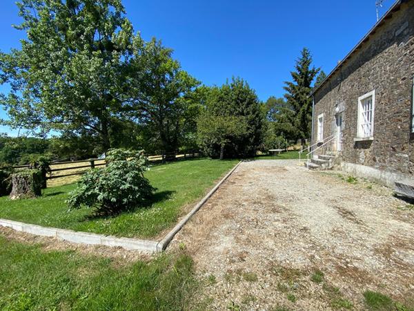 SAINT BERTHEVIN MAISON EN CAMPAGNE 3 CHAMBRES