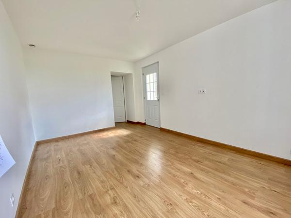 SAINT BERTHEVIN MAISON EN CAMPAGNE 3 CHAMBRES