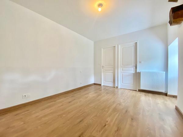 SAINT BERTHEVIN MAISON EN CAMPAGNE 3 CHAMBRES