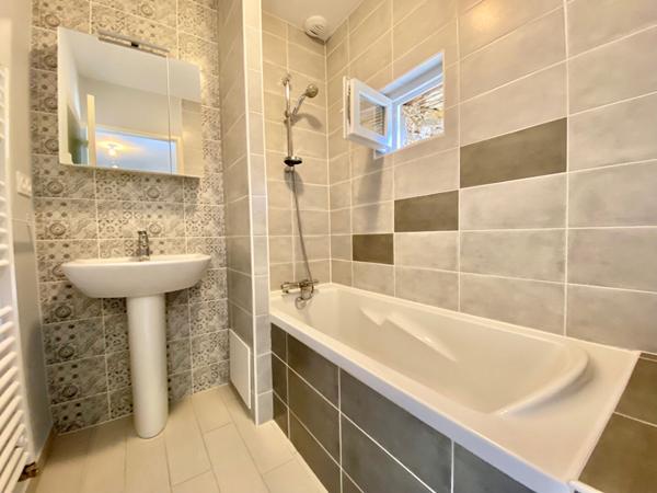 SAINT BERTHEVIN MAISON EN CAMPAGNE 3 CHAMBRES