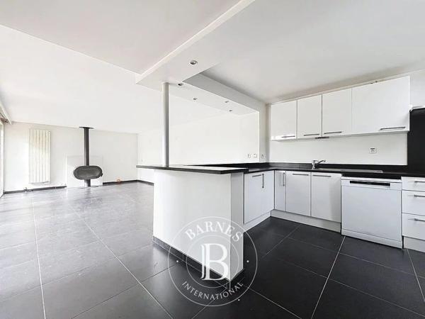 Villeneuve-d'Ascq, Maison 3 Chambres -  110 m² à vendre