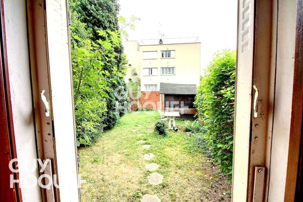 À vendre : Appartement de charme à Villejuif, idéal pour les amateurs de tranquillité et de bonne bouffe !
