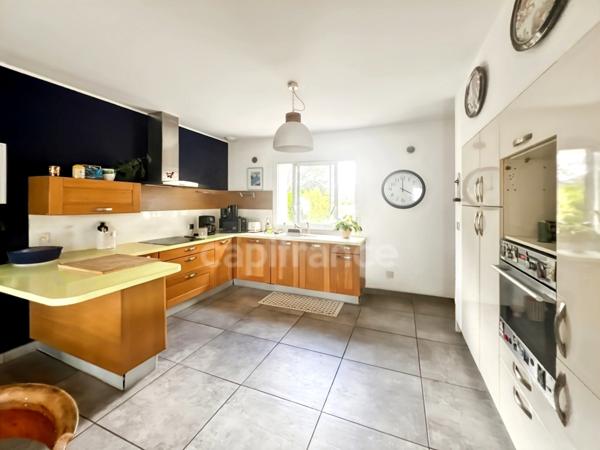 CORSE-DU-SUD, proche Ajaccio, sur la commune de PERI (20), belle maison T5 de 160 m2, belle vue degagée