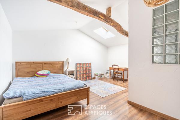 Maison en pierres dorées