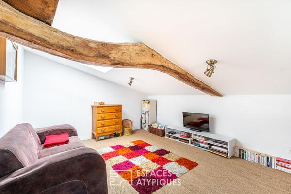 Maison en pierres dorées