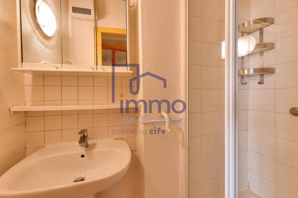 T3 CROIX ROUSSE EN DERNIER ÉTAGE