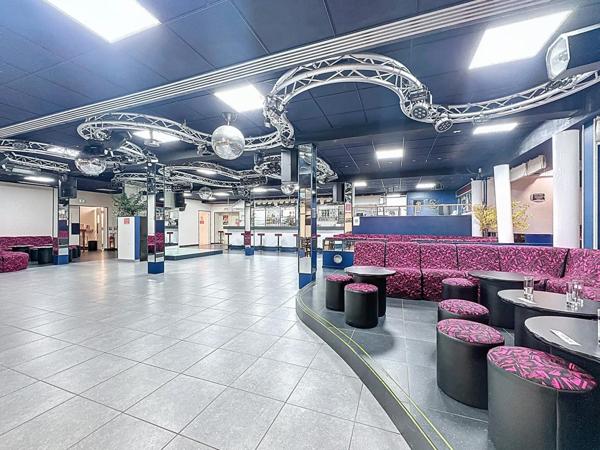 Vaste propriété avec demeure + espace évenementiel