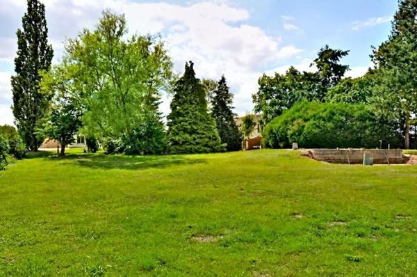 Vaste propriété avec demeure + espace évenementiel