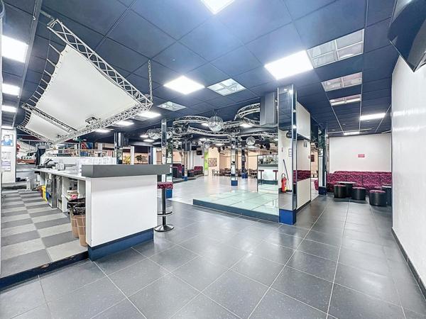 Vaste propriété avec demeure + espace évenementiel