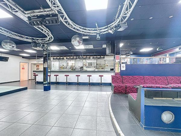 Vaste propriété avec demeure + espace évenementiel