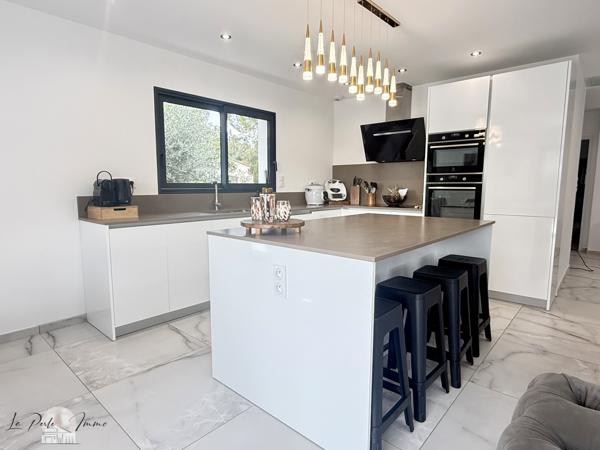 Canohès (66680) MAGNIFIQUE VILLA T5 NEUVE CONTEMPORAINE – PLAIN-PIED 4 FACES – RT 2012 – 139 m² – PARCELLE 626 m²