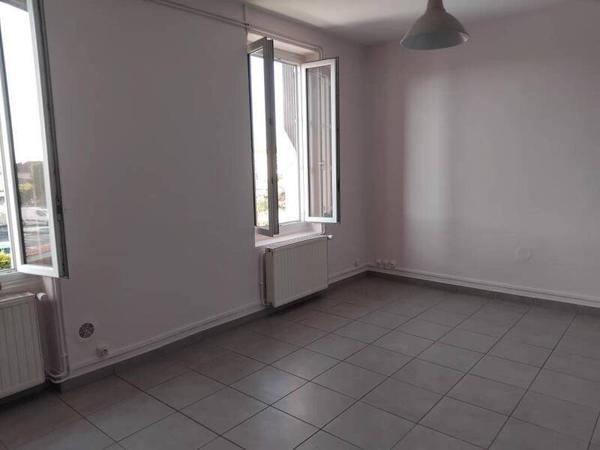 Appartement 3 pièces                                        - 42450 Sury-le-Comtal Réf : 12193