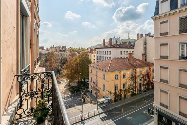 Exclusivité : Bel appartement avec vue sur la Basilique de Fourvière. Appartement Lyon 5 pièce(s)