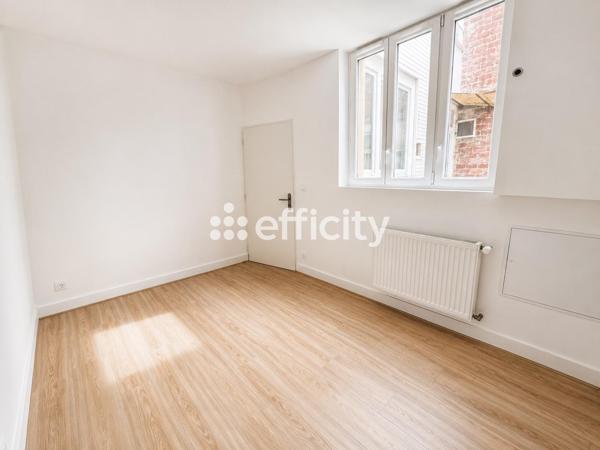 Appartement
         2 pièces
        - 48 m² 209 670 € *