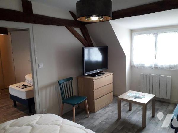 MAISON TOTALEMENT RESTAUREE CENTRE VILLE DE NOYERS SUR CHER
IDEAL FAMILLE OU RETRAITE, TOUS CO...