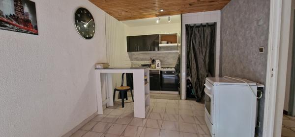 IMMEUBLE DE RAPPORT — 4 Appartements + Restaurant ST ANDRE DE SANGONIS