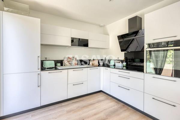 Vente Appartement 3 pièces de 69m² - 13640 La Roque-d'Anthéron
