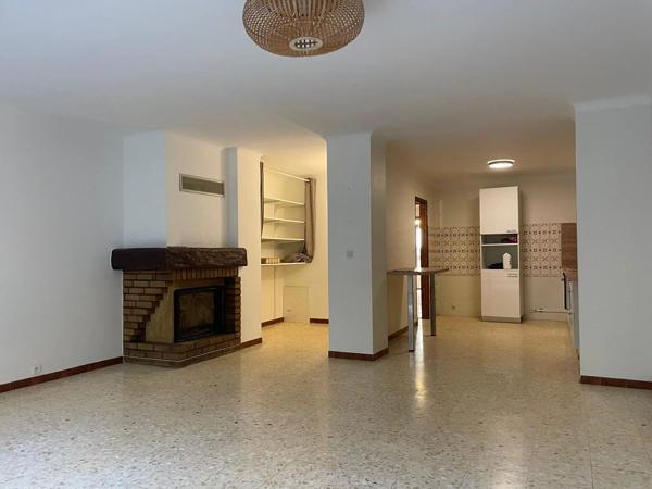 Location                                                      Maison de village
                        
                     5 pièces                      131 m2                     à Espira-de-l'Agly