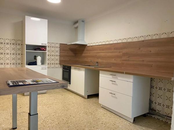 Location                                                      Maison de village
                        
                     5 pièces                      131 m2                     à Espira-de-l'Agly