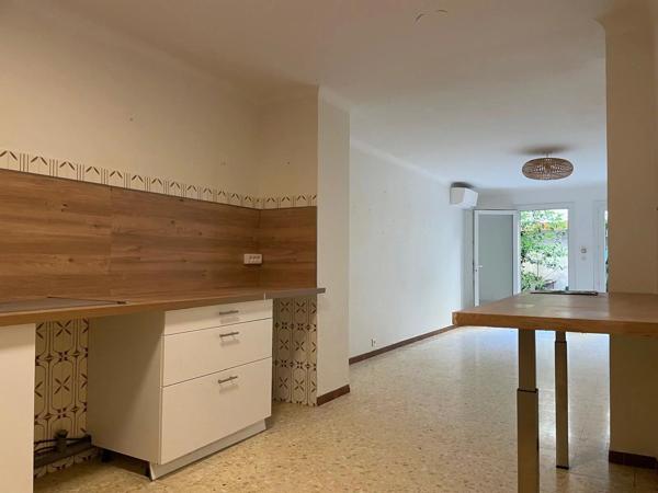 Location                                                      Maison de village
                        
                     5 pièces                      131 m2                     à Espira-de-l'Agly