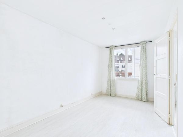 Nouveauté - 2 pièces de 40 m² à 4 min du RER