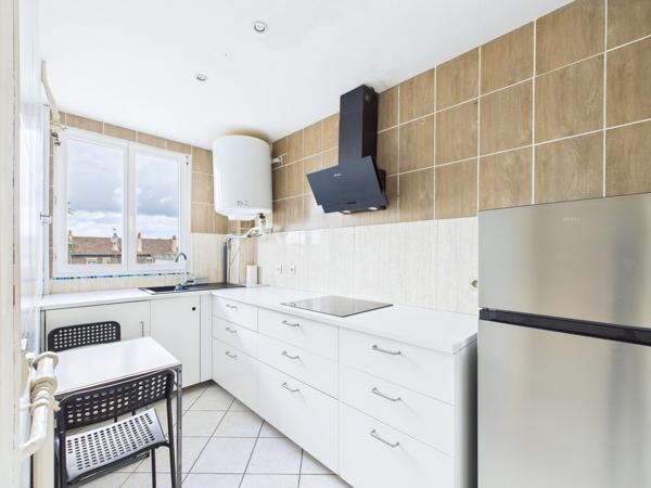 Nouveauté - 2 pièces de 40 m² à 4 min du RER