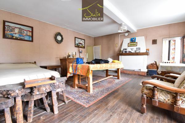 Proche CERIZAY - Grande maison de bourg à rénover, avec jardin, Beau potentiel !