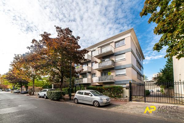 Appartement La Garenne Colombes 2 pièces BONAL/PISCINE 299 000 € **  - Référence  577CL