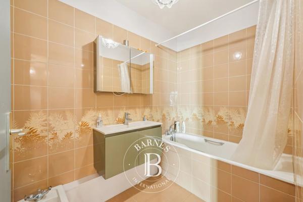 Paris 16ème, Appartement 2 Chambres -  81 m² à vendre