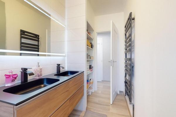 Parentis-en-Born : maison familiale avec double logement et piscine