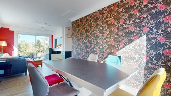 Parentis-en-Born : maison familiale avec double logement et piscine