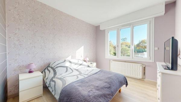 Parentis-en-Born : maison familiale avec double logement et piscine