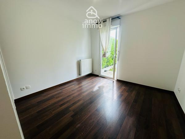Appartement
                                                                                                                                                                                                                                                                                                                        3 pièce(s)                                                                                                                                                                                                          2 chambre(s)                                                                                                                                                                                                          64  m²