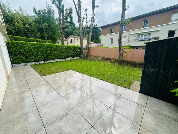 Appartement
                                                                                                                                                                                                                                                                                                                        3 pièce(s)                                                                                                                                                                                                          2 chambre(s)                                                                                                                                                                                                          64  m²