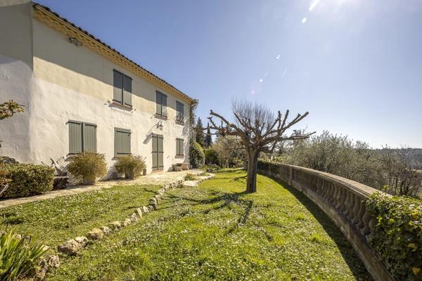 Propriété d'exception avec jardin d'1,6 hectares